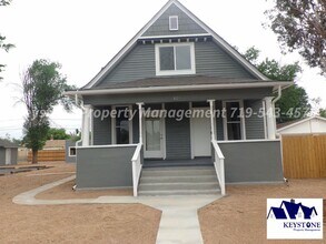 Building Photo - 823 Brown Ave