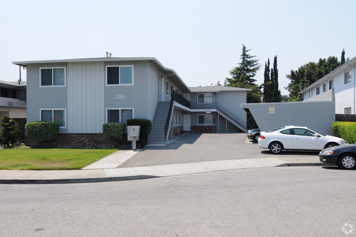 Primary Photo - 2386 Sutter Ave