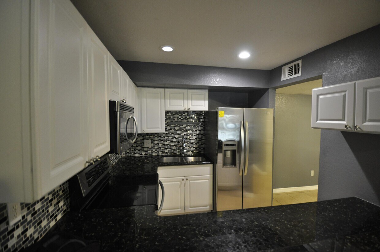 Foto principal - 7652 Forest City Rd