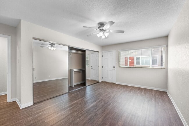 Building Photo - Lakewood Manor Apartments