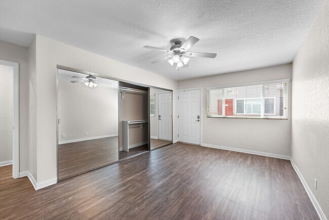 Foto del edificio - Lakewood Manor Apartments