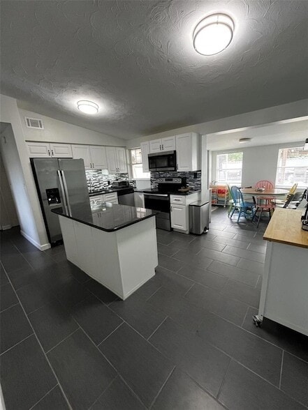 Building Photo - 11128 116th St