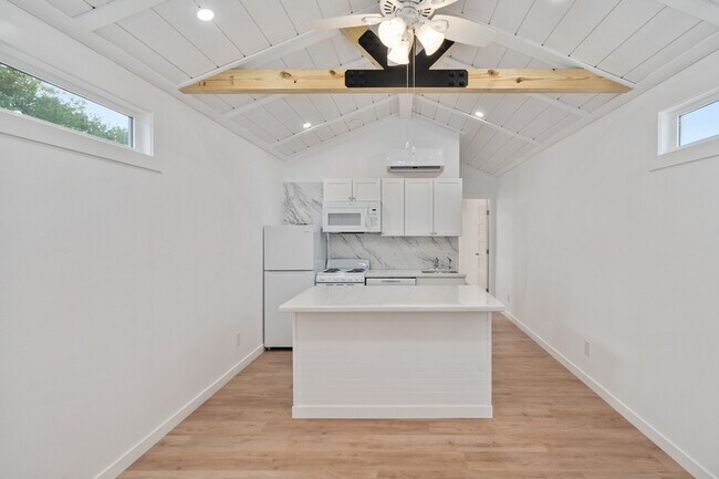 Foto del edificio - 720 Pritchett Ln