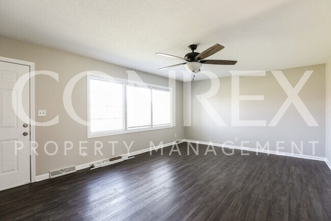 Foto del edificio - Charming 3 Bedroom Ranch in Excelsior Spri...