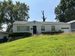 Building Photo - 1426 Comet Dr