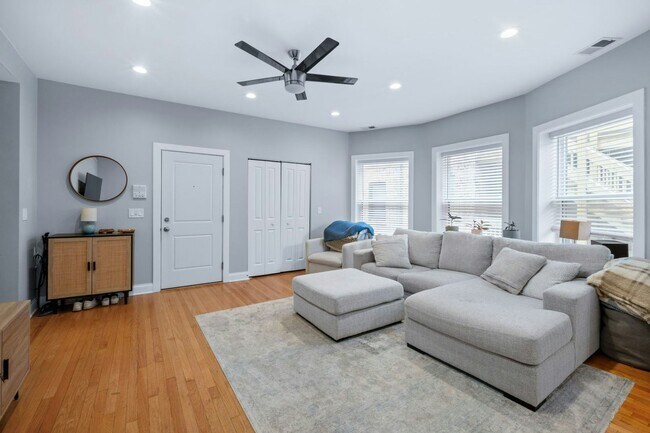 Photo - 612 W Stratford Pl Apartment