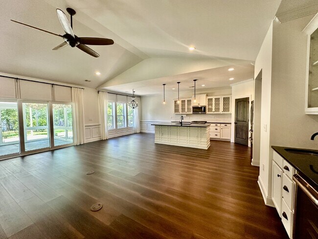 Building Photo - Meticulous High End Home in Osprey Lakes!