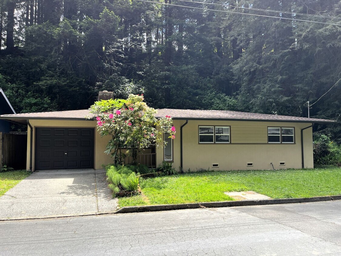 Foto principal - Enjoy Modern Living in this Upgraded home ...