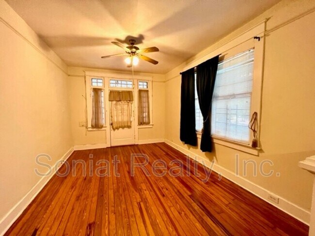 Foto del edificio - 5413 Canal Blvd