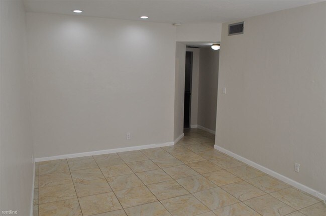 Building Photo - 13707 Kendale Lakes Cir