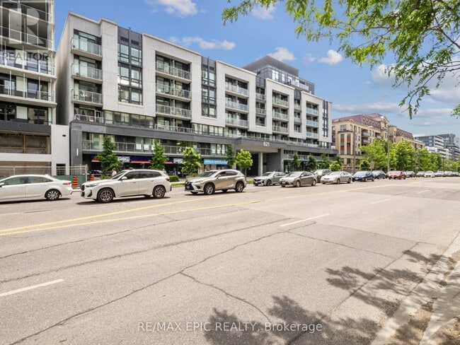 Building Photo - 621-621 Sheppard Ave E