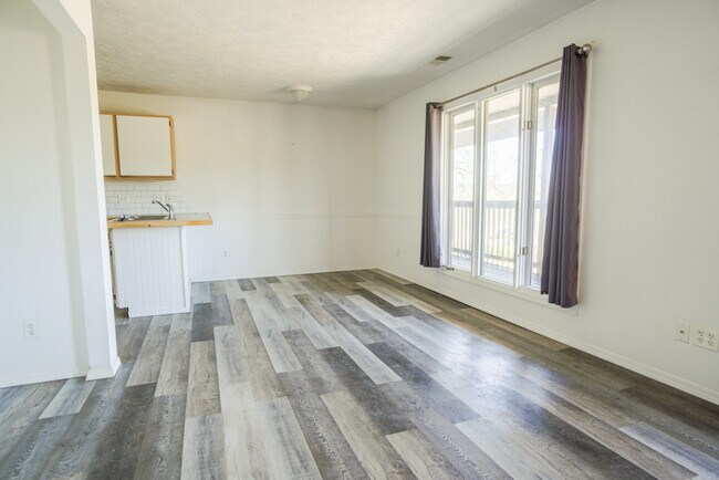 Foto del edificio - 4 Fisher Creek Dr