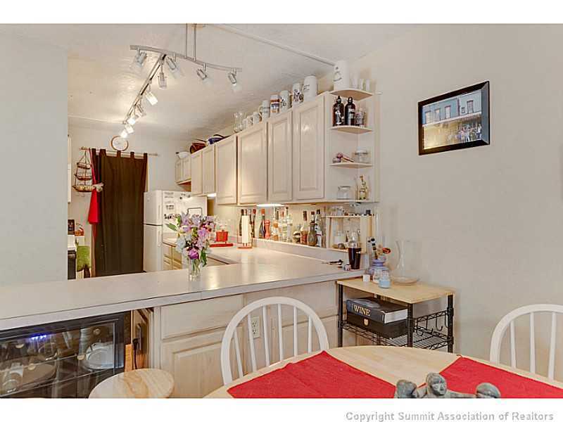 On Main Street! 2bed/2bath Condo! - On Main Street!  2bed/2bath Condo!