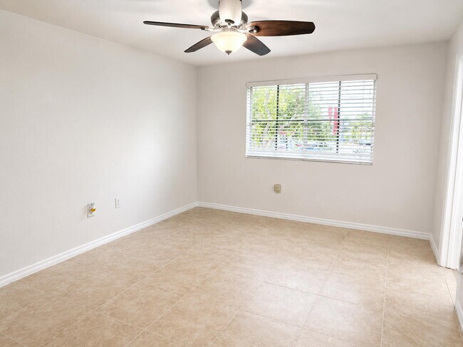 Foto del edificio - 6007 SW 19th St