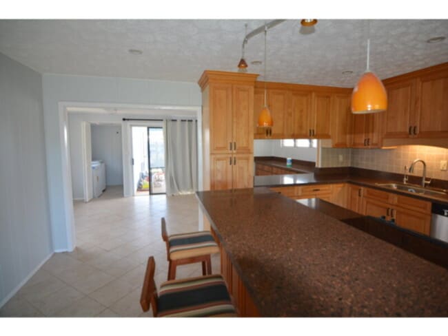 Building Photo - Renovated Pacific Palisades 3/2 SFH with Y...