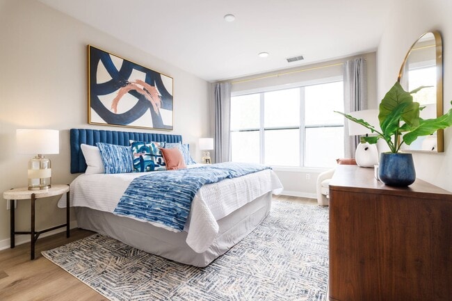 Building Photo - Hedges at Hawthorne