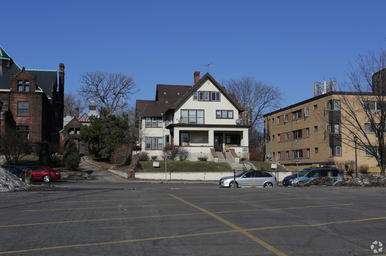 Foto del edificio - 1806 Lasalle Ave