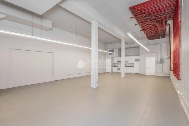 Building Photo - 2046 International Blvd
