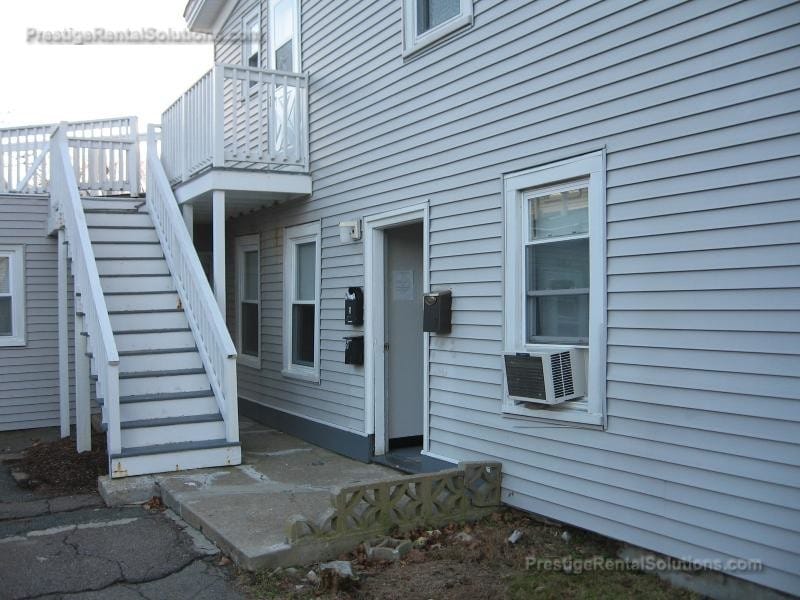 Building Photo - 70 Belcher St
