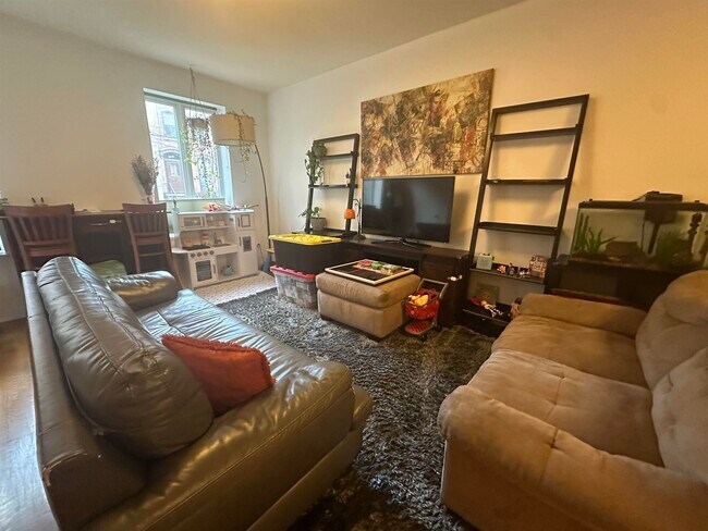 Foto del edificio - 322 8th St