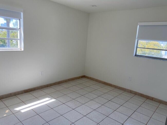 Building Photo - 1605 Meridian Ave