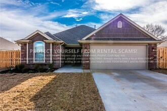 Building Photo - 1121 Gardenia St