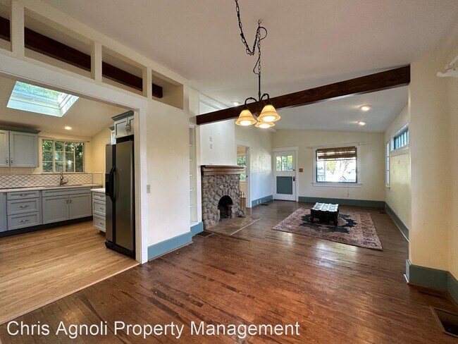 Building Photo - 3 br, 2 bath House - 1307 N Salsipuedes St