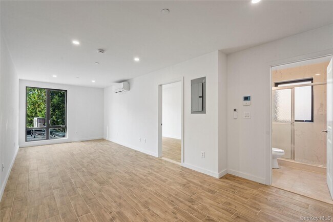 Foto del edificio - 213-41 38th Ave