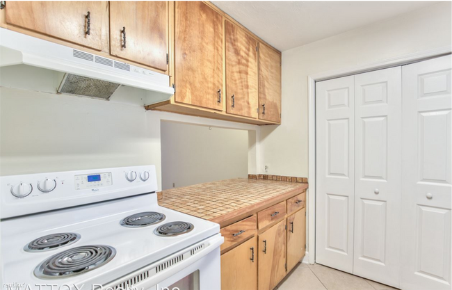 Foto del edificio - 2 br, 1.5 bath Duplex - 4777 Leah Lane 4777