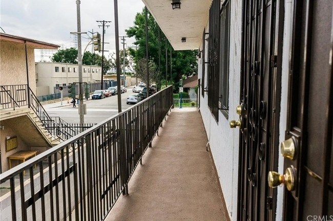 Building Photo - 3390 Santa Fe Ave