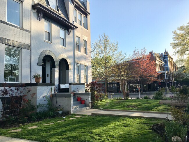 Exterior - 1038 Lamont St NW