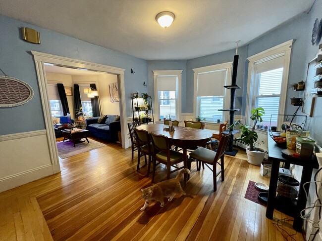 Foto del edificio - 226 Powder House Blvd