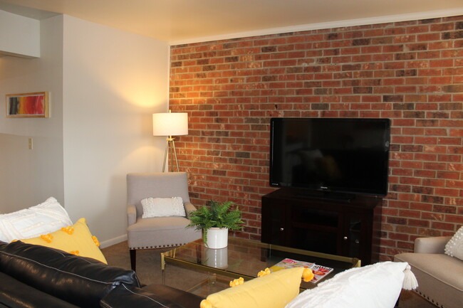 Living Room - Boonsboro Village Apartments