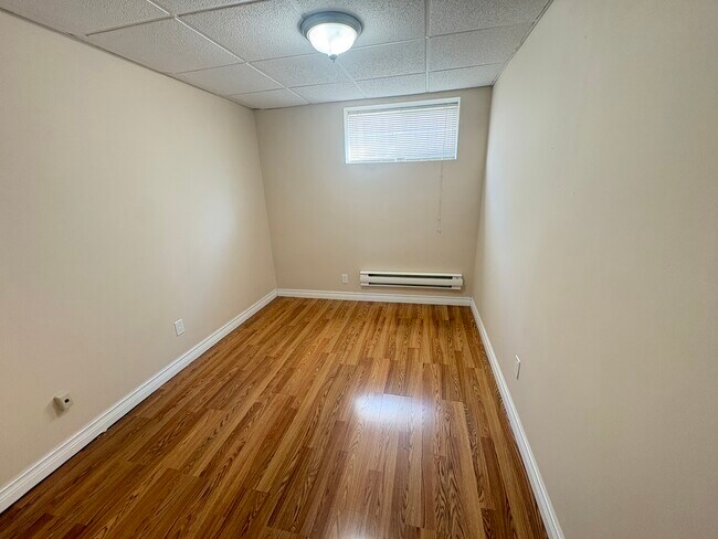 Photo du bâtiment - Spacious Two Bedroom Apartment in Stoney Creek