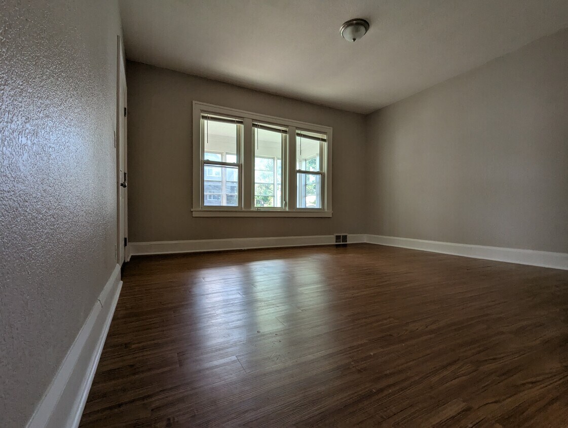 Foto principal - 732 Case Ave