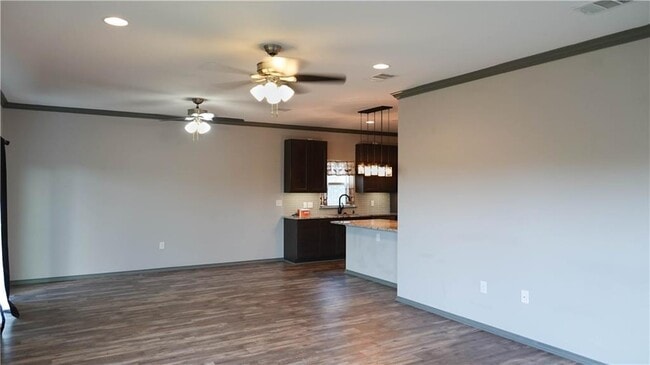 Foto del edificio - 4401 Creede Dr