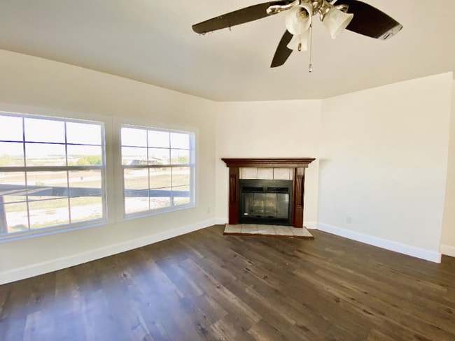 Foto del edificio - 415 Mostyn Ln