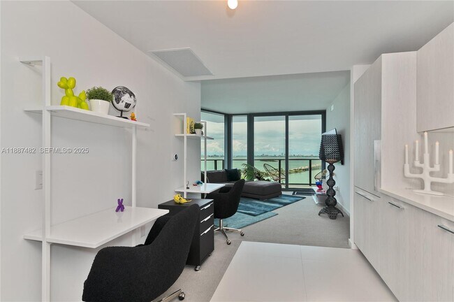 Foto del edificio - 501 NE 31st St