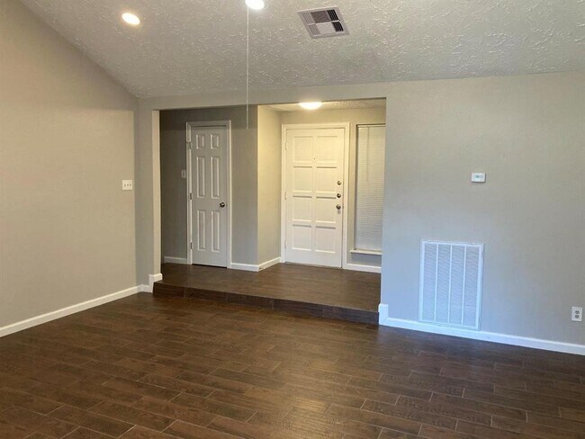 Building Photo - 314 Bay Ridge Dr