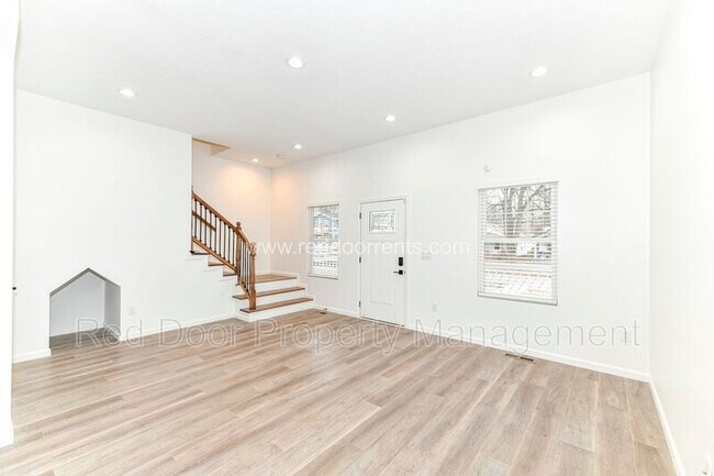 Building Photo - 1109 W 35th St