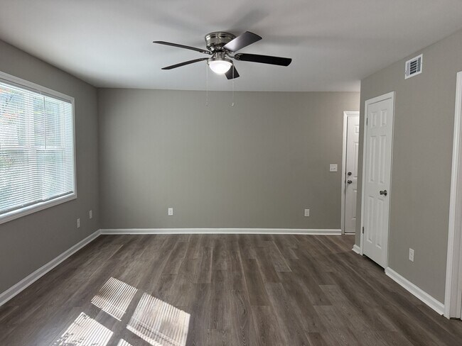 Building Photo - 1021 Sourwood Ct