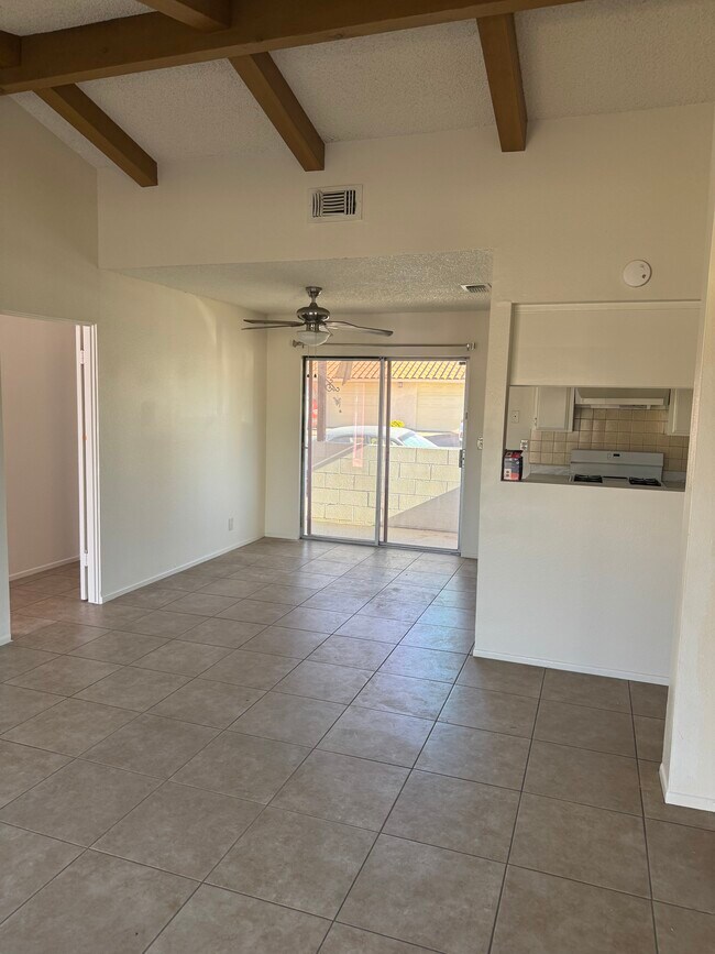 Foto del edificio - 74430 Driftwood Dr