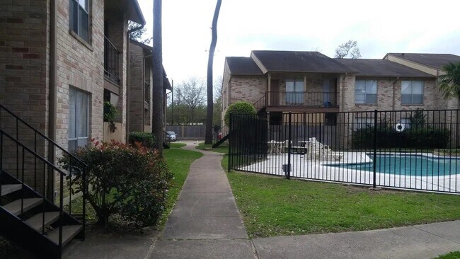 Foto del edificio - 16303 Lyons School Rd