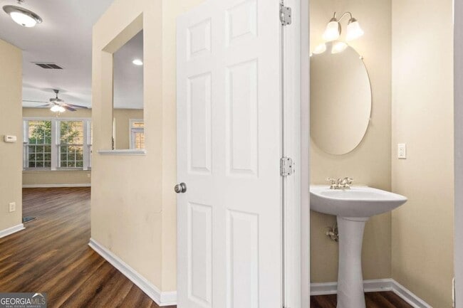 Photo - 3323 Castleberry Rd Townhome