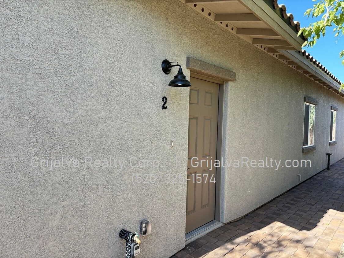 Primary Photo - 2750 La Verne Ave N