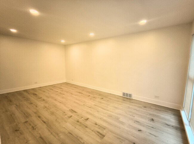 Foto del edificio - 2934 W 103rd St