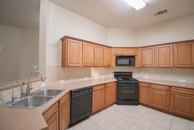 Foto del edificio - 312 Pheasant Ridge Dr
