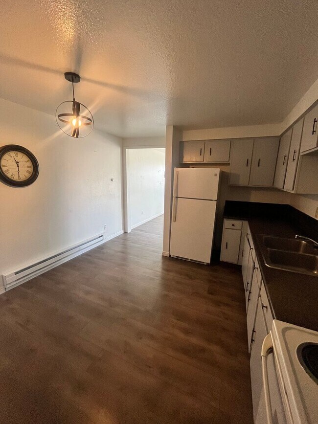 Building Photo - CS-South Main Street Duplex