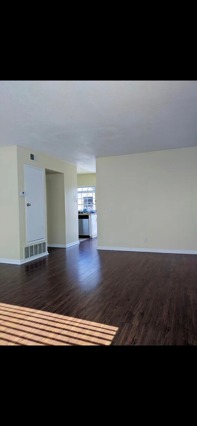 Foto del edificio - 1241 Cheltenham Ln