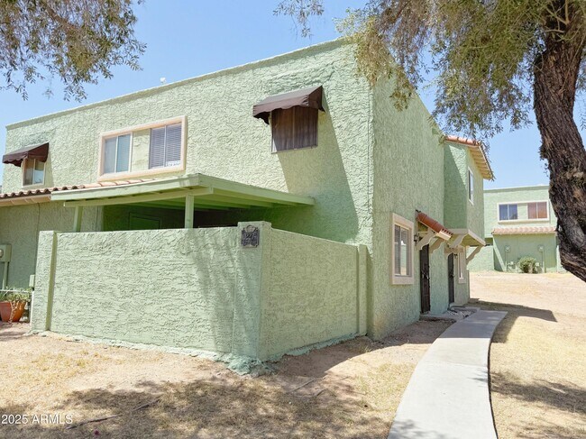 Foto del edificio - 10227 N 7th Pl